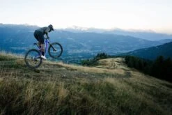 Santa Cruz, Tallboy 5 S-Kit Downhill Bike 2023 -Fahrräder Geschaft f241ac2a b047 4684 8898 d57d44ad558f scb tallboy v5 release images elliot jackson 12aa1e9