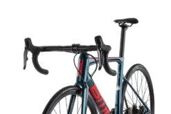 BMC Teammachine SLR THREE MY22 15 BMC Teammachine SLR THREE MY22 -Fahrräder Geschaft teammachine slr three pet red red detail 05