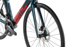 BMC Teammachine SLR THREE MY22 16 BMC Teammachine SLR THREE MY22 -Fahrräder Geschaft teammachine slr three pet red red detail 07